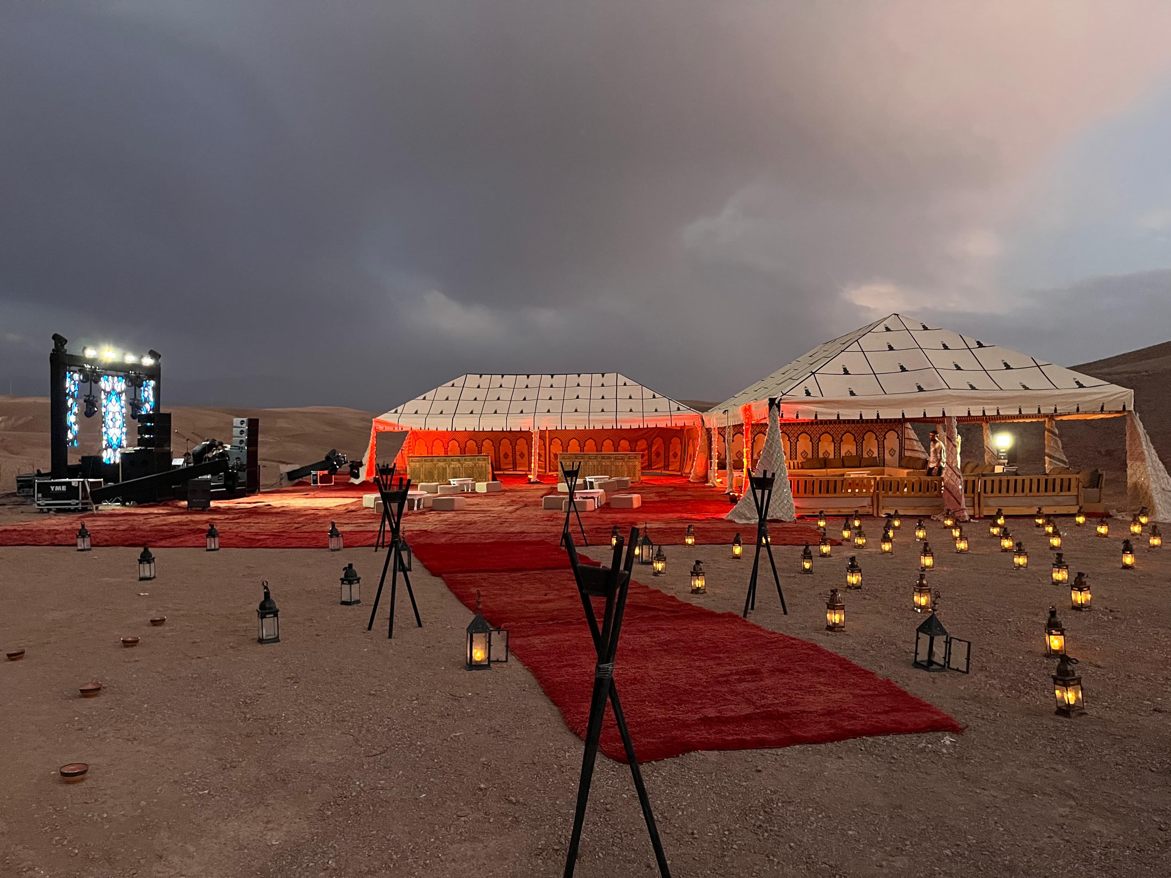 Installation Starsbox lors du séminaire TagEnergy dans le désert d'Agafay, près de Marrakech